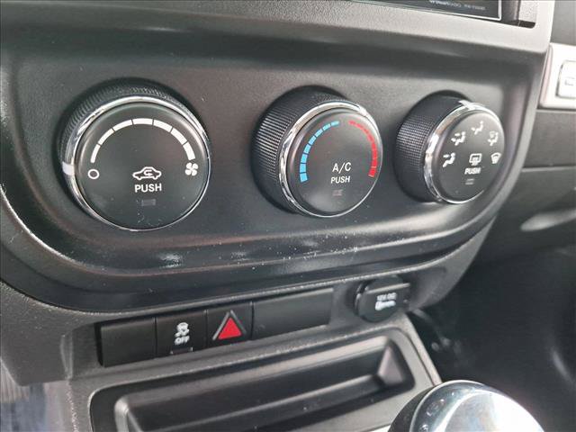 Used 2014 Jeep Compass Sport AWD/4WD image 29