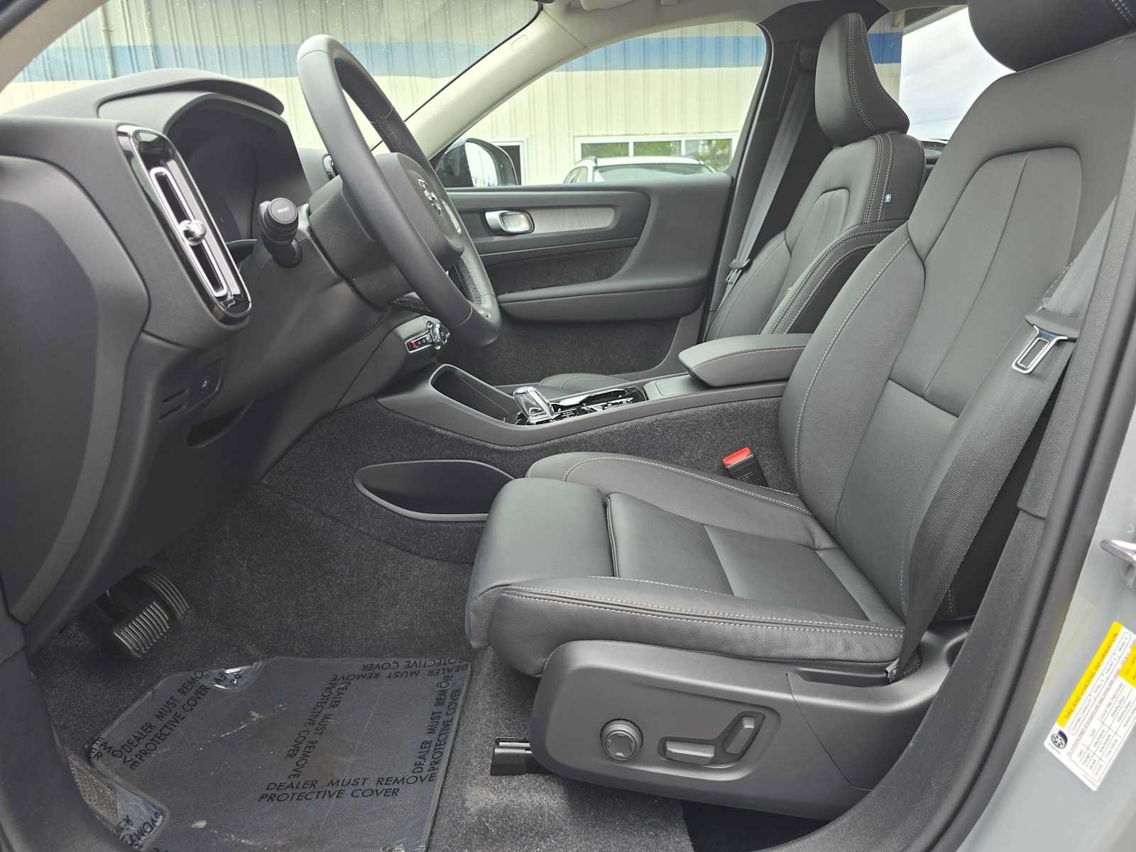 Used 2026 Volvo XC40 B5 Plus w/ Protection Package Premier AWD/4WD image 19