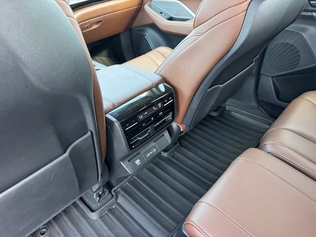 Used 2024 Acura MDX SH-AWD w/ Technology Package image 12