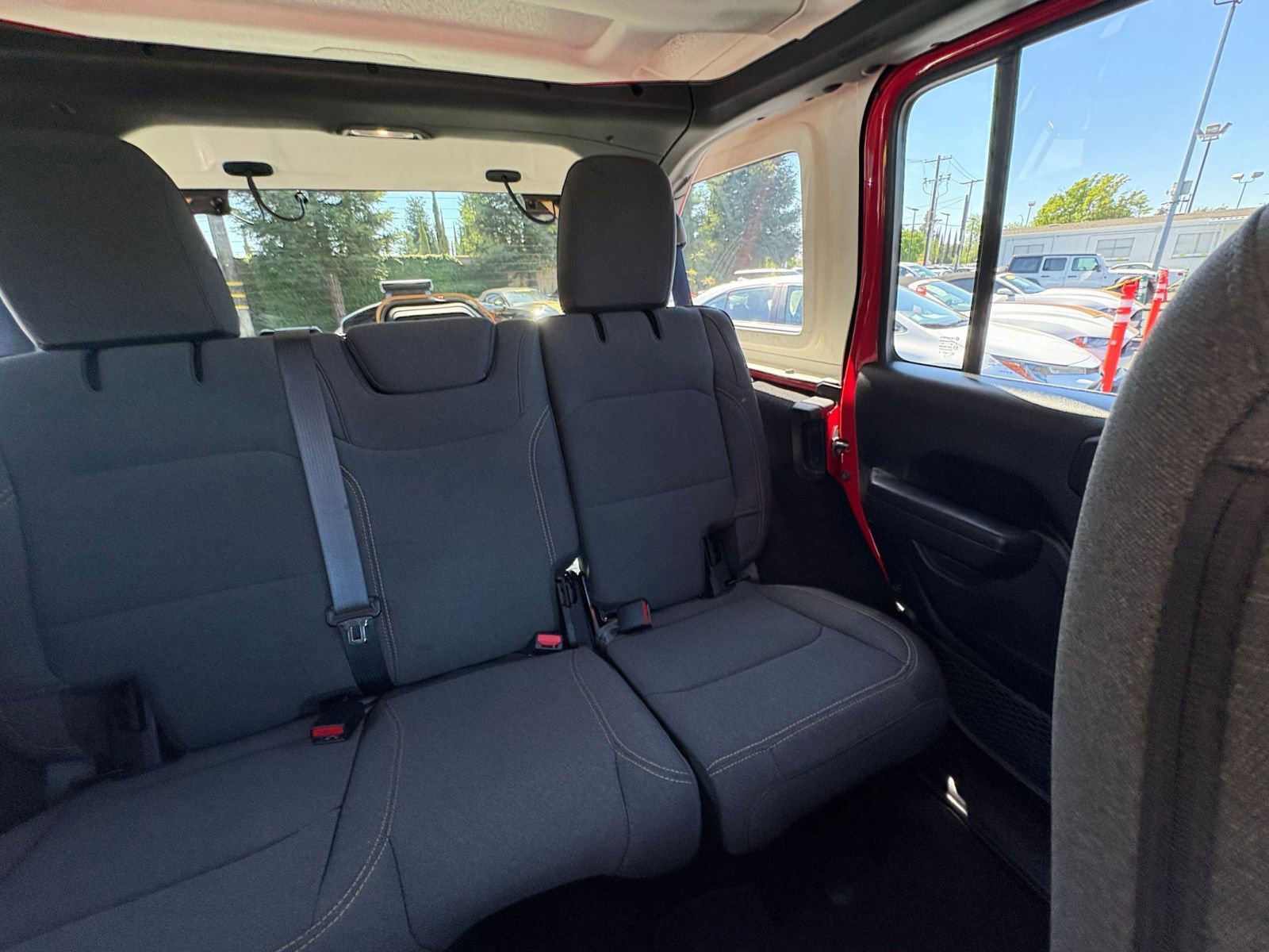 Used 2025 Jeep Wrangler Sport S image 36