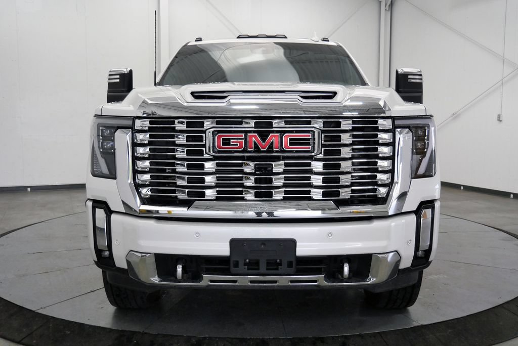 Used 2024 GMC Sierra 2500 Denali w/ Denali Reserve Package AWD/4WD image 2