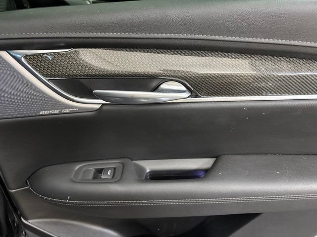Certified 2022 Cadillac XT5 Sportv w/ LPO, ONYX Package AWD/4WD image 23