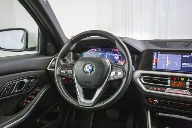 Used 2020 BMW 330i xDrive Sedan w/ Convenience Package image 4