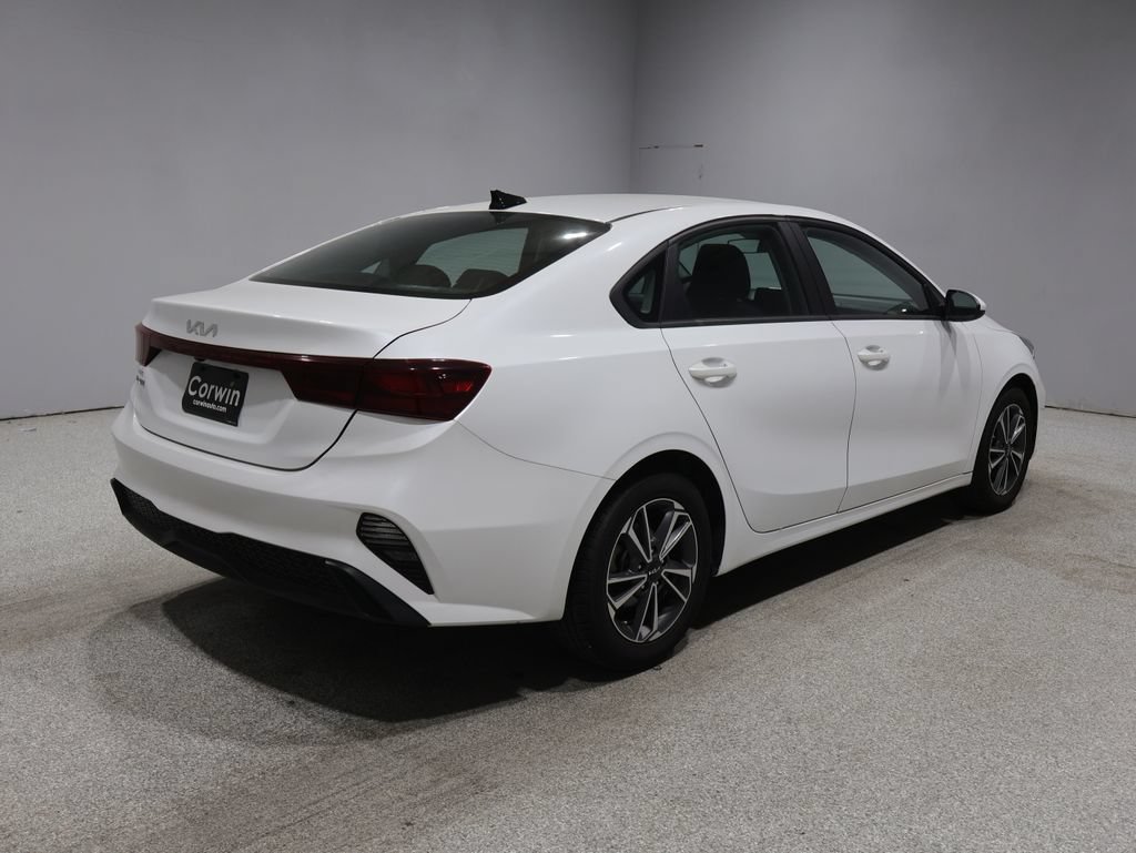 Used 2023 Kia Forte LXS FWD image 2