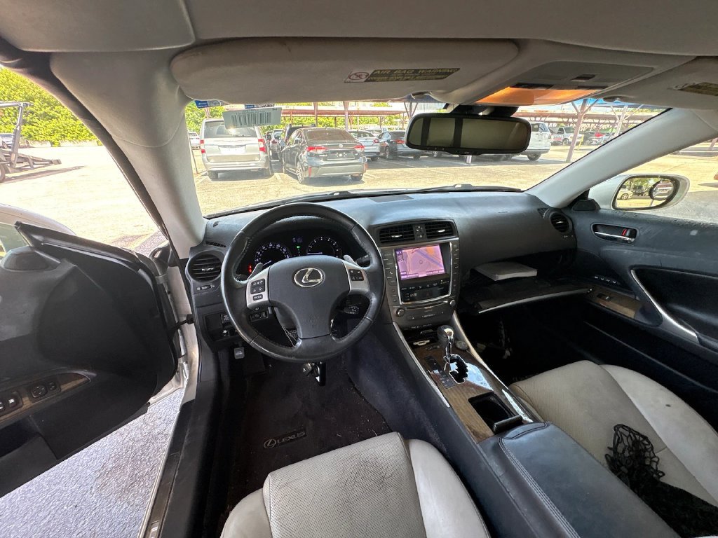 Used 2013 Lexus IS 350C w/ Luxury Pkg RWD image 8