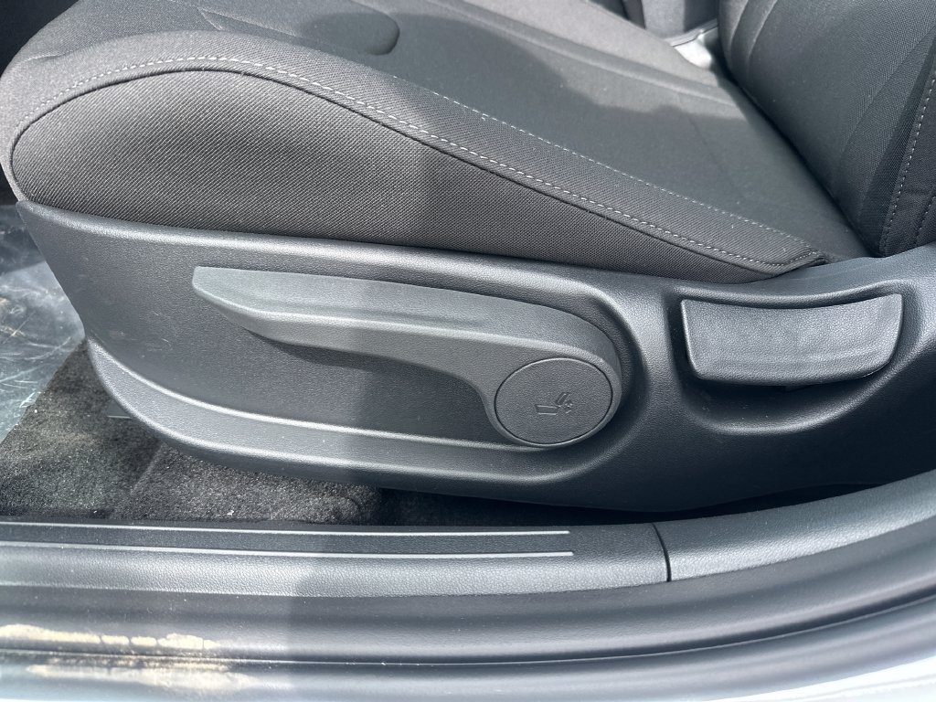 Used 2026 Hyundai Elantra Sport FWD image 13