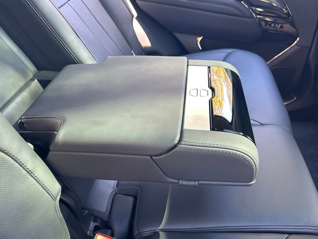 Used 2025 Land Rover Range Rover Sport SE image 44