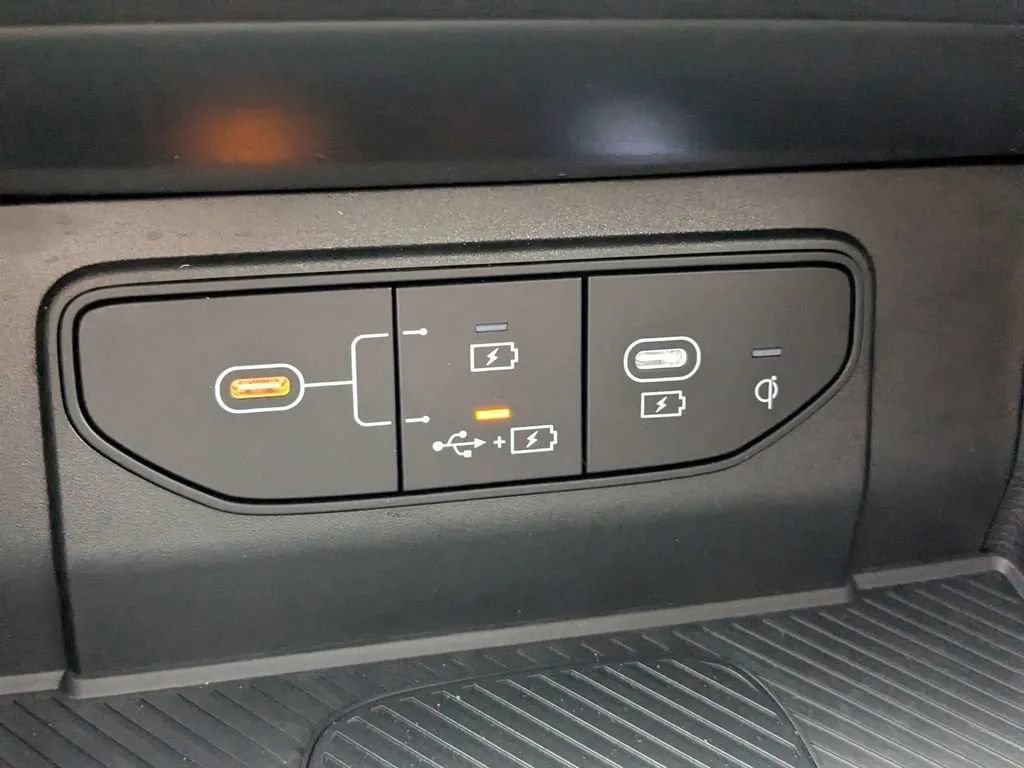 Used 2026 Kia Sportage EX FWD image 23