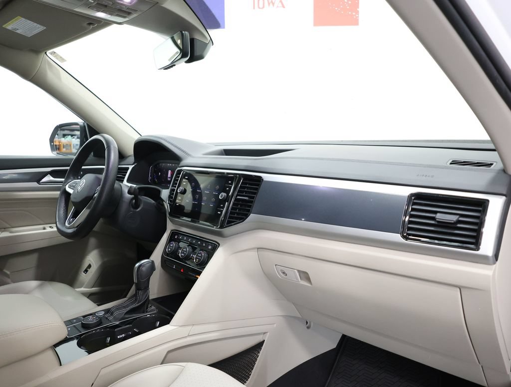 Certified 2023 Volkswagen Atlas SEL R-Line AWD/4WD image 23