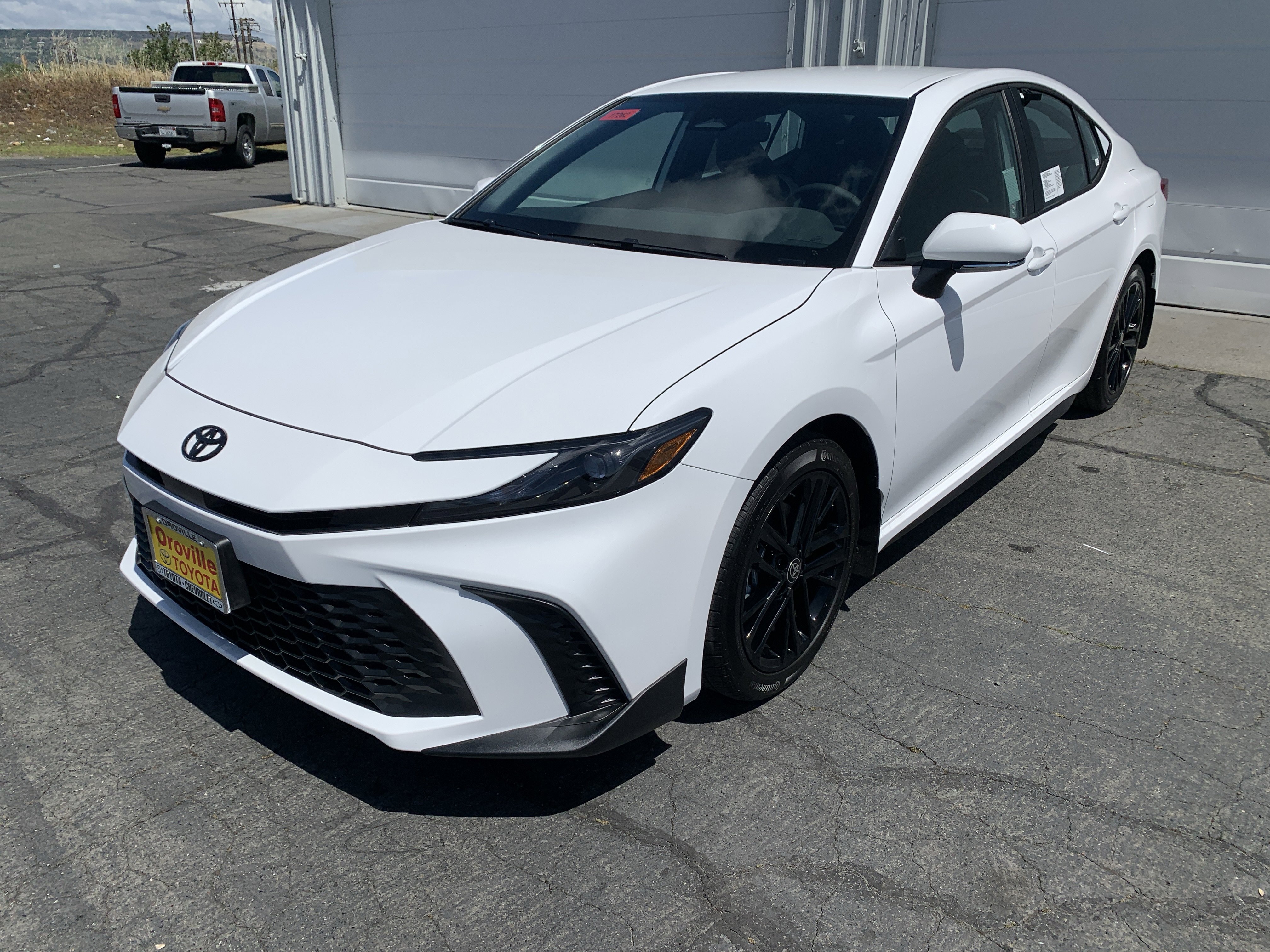 New 2026 Toyota Camry SE w/ Convenience Package FWD image 1