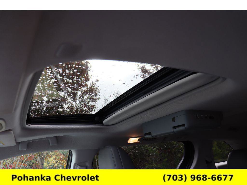 Used 2022 Toyota Sienna XLE image 19