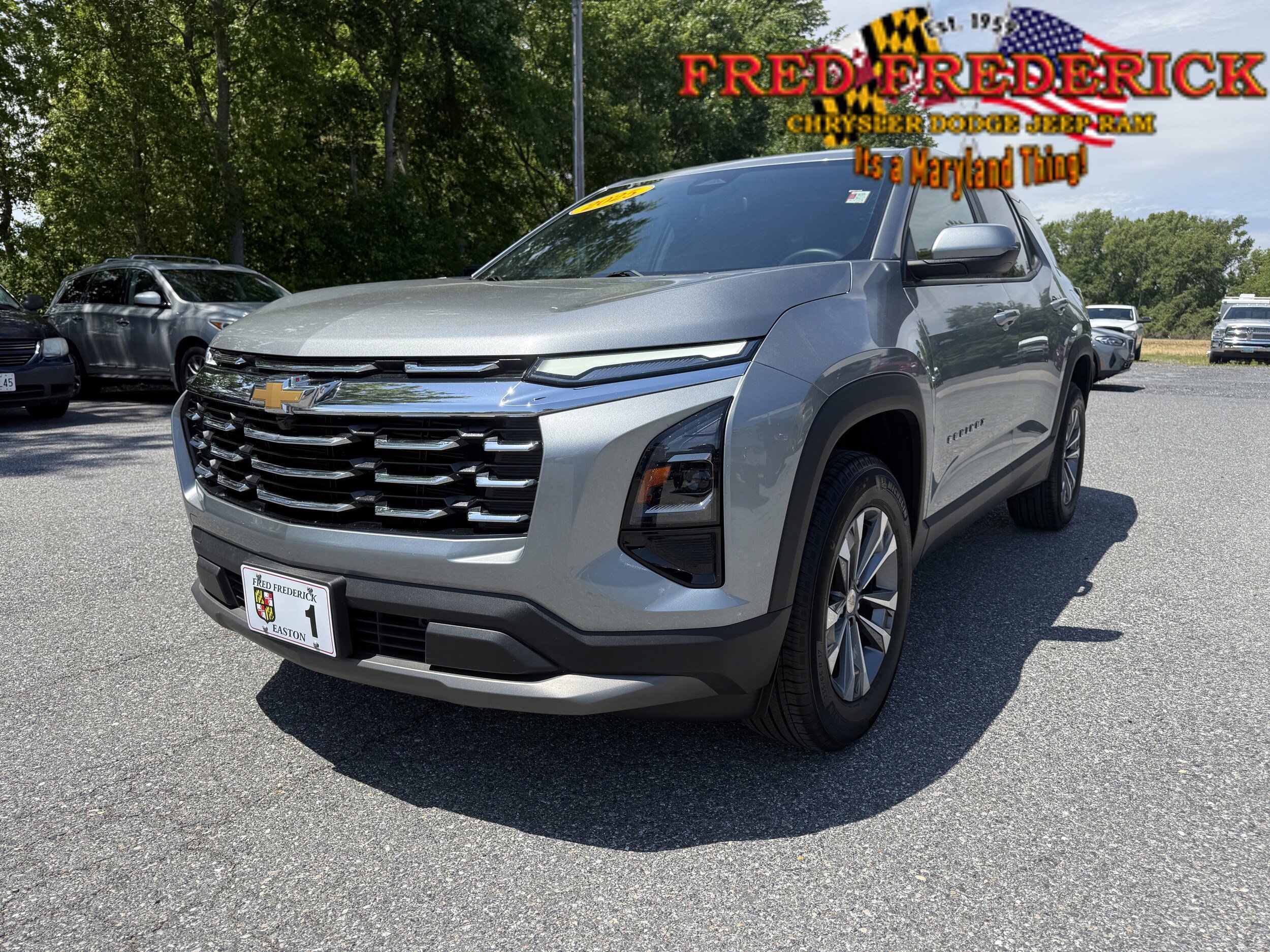 Used 2025 Chevrolet Equinox LT AWD/4WD image 3