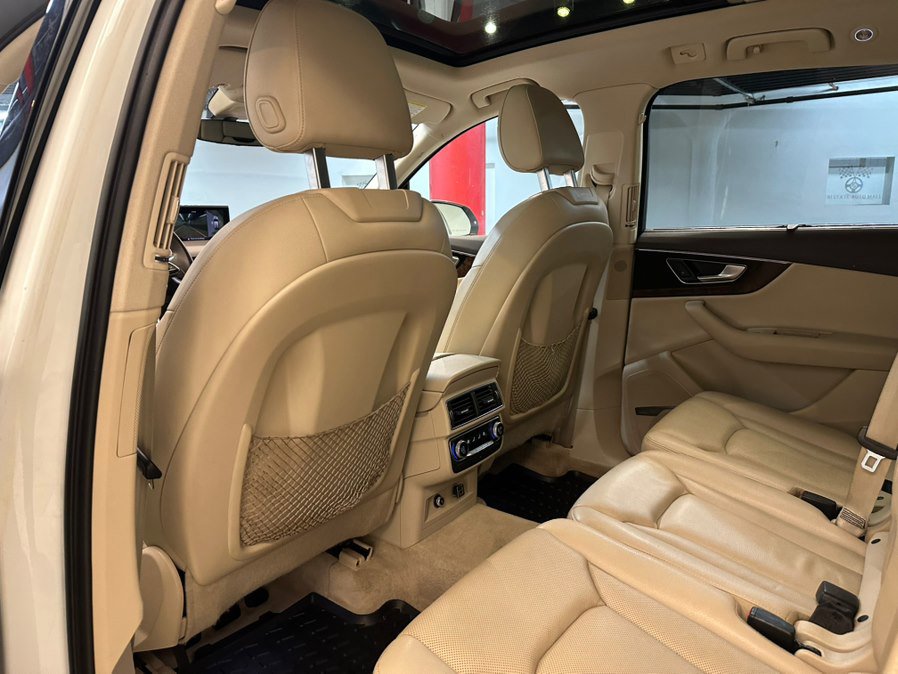 Used 2018 Audi Q7 3.0T Prestige w/ Prestige Package image 16