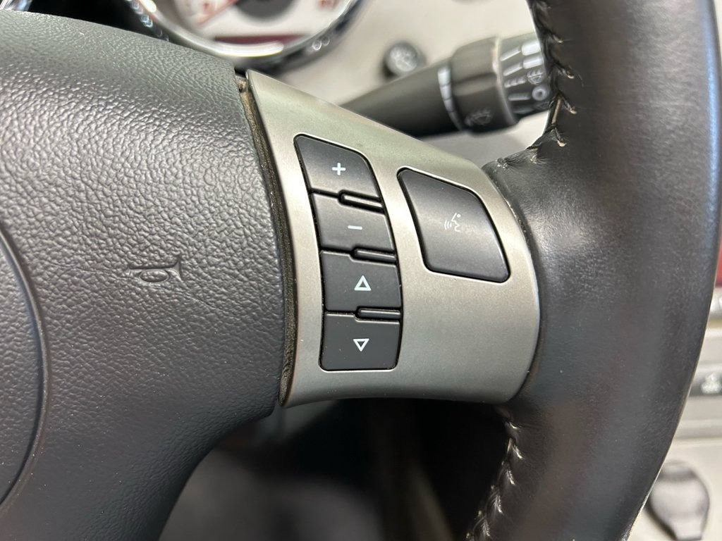 Used 2006 Pontiac Solstice Convertible w/ Premium Package RWD image 8