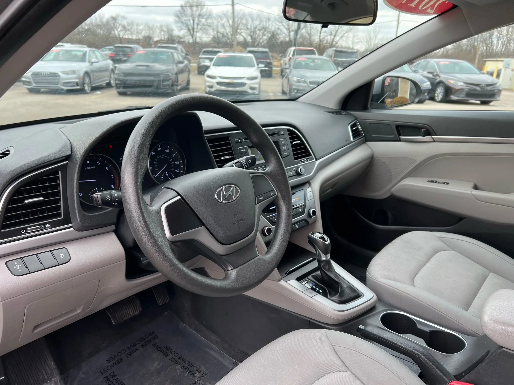 Used 2017 Hyundai Elantra SE image 14