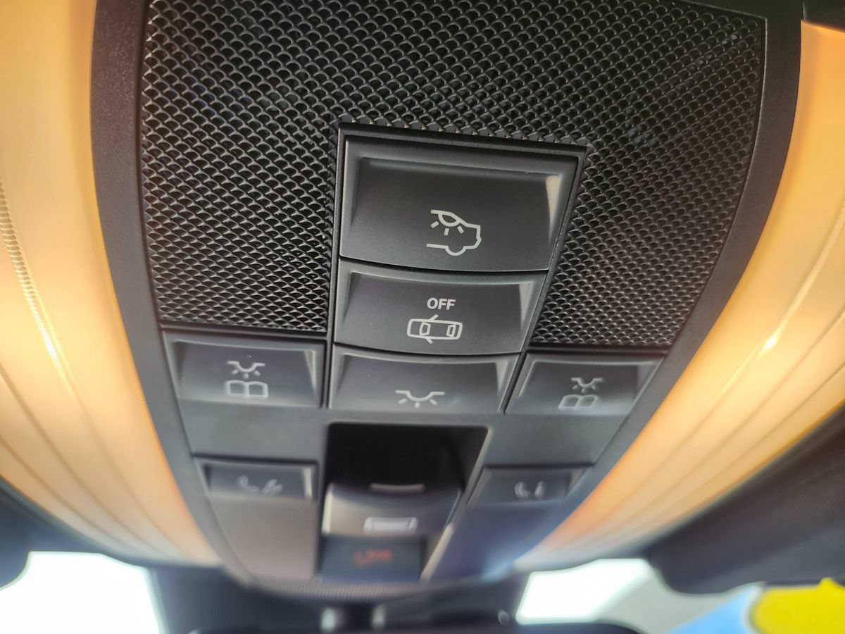 Used 2016 Mercedes-Benz E 350 Sedan w/ Premium Package image 26