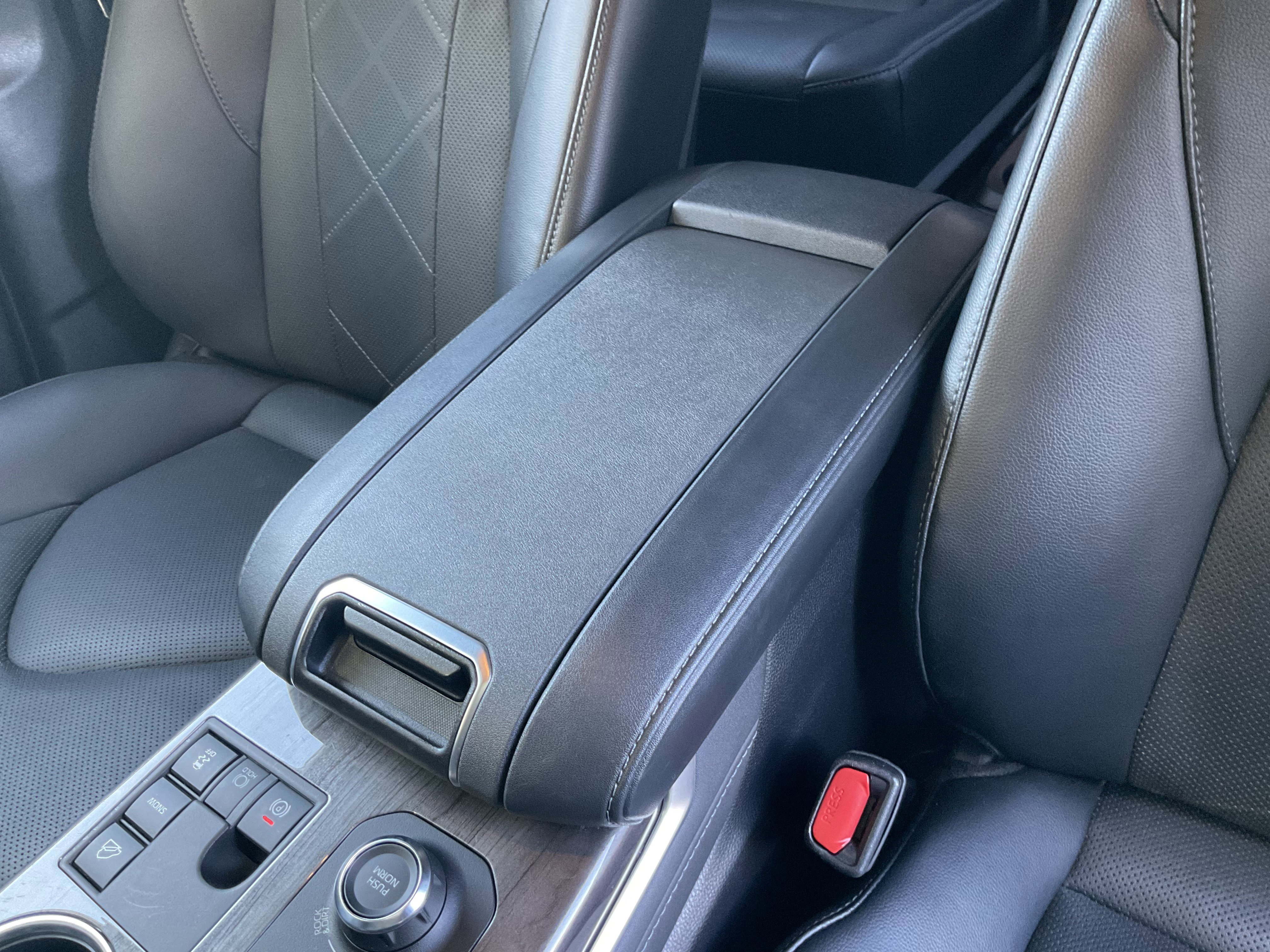 Used 2024 Toyota Highlander Platinum image 24