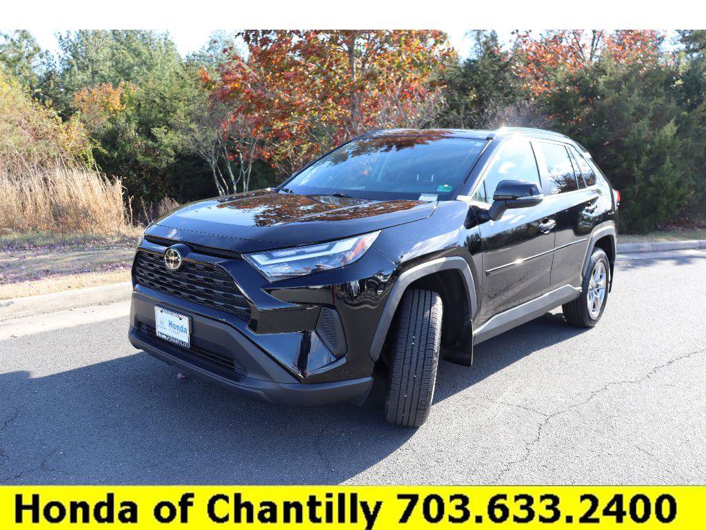 Used 2022 Toyota RAV4 XLE image 3
