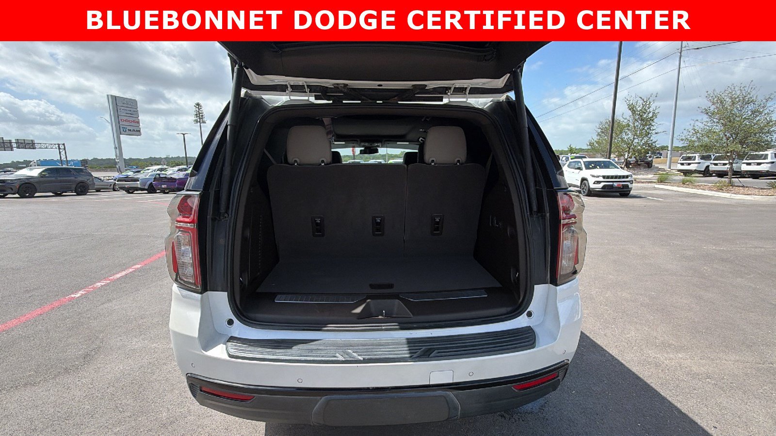 Used 2023 Chevrolet Tahoe Z71 w/ Z71 Off-Road Package AWD/4WD image 30