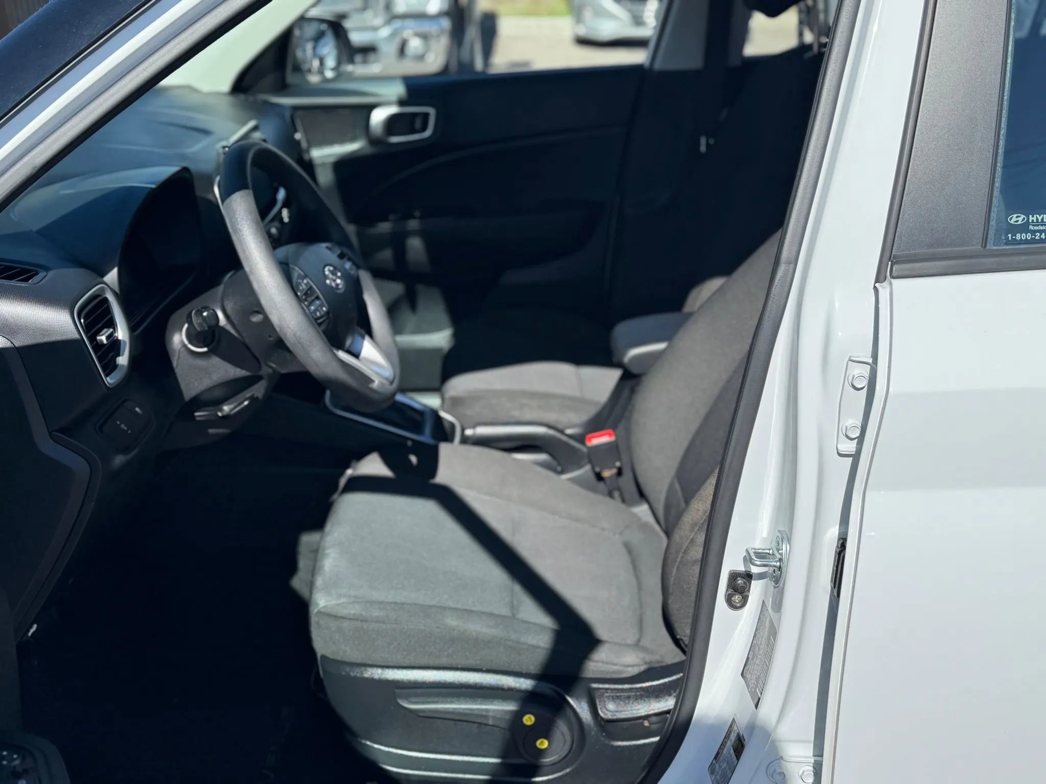 Used 2023 Hyundai Venue SE image 16