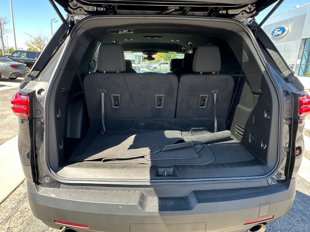 Used 2023 Chevrolet Traverse LT w/ LPO, Cargo Package AWD/4WD image 22