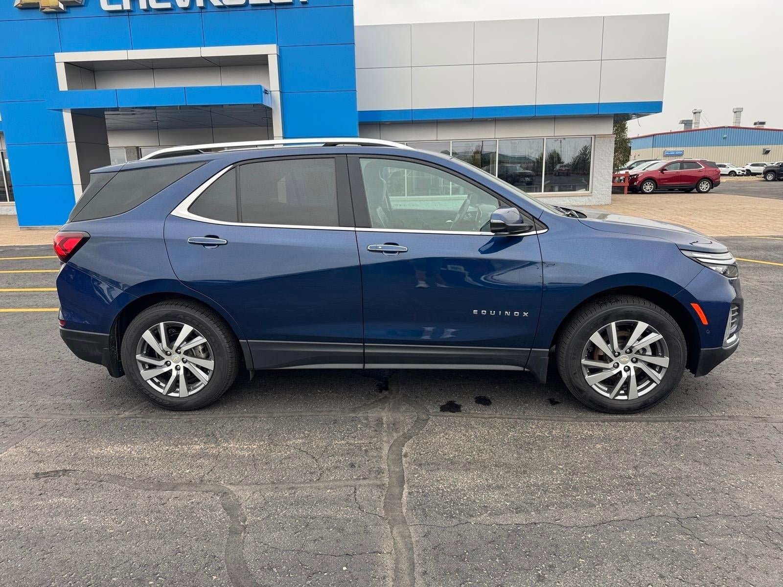 Used 2022 Chevrolet Equinox Premier image 2