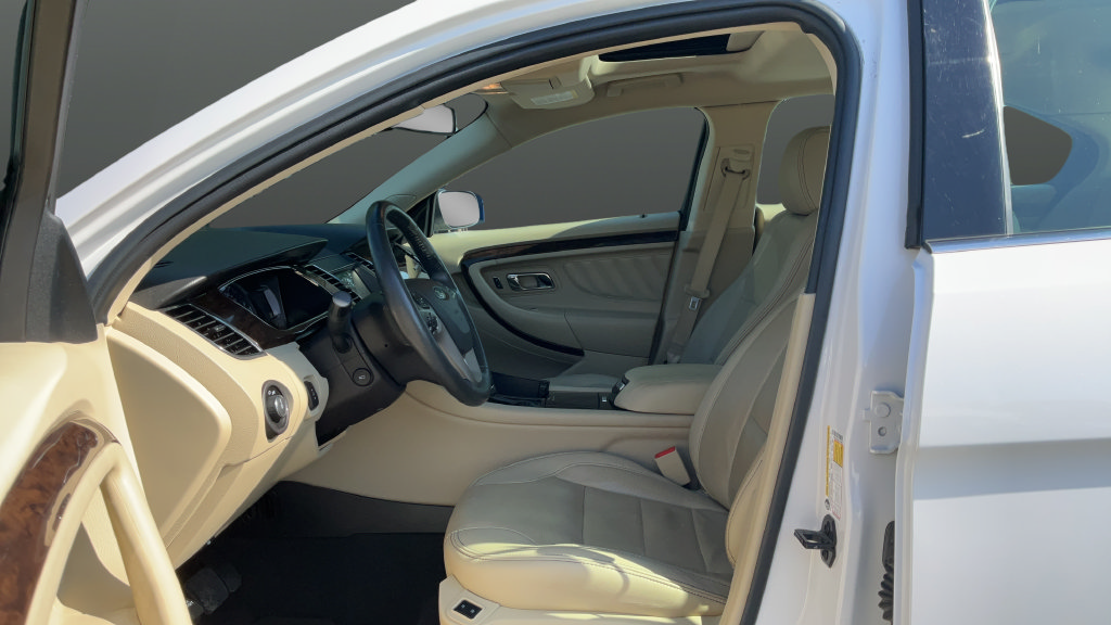 Used 2019 Ford Taurus Limited FWD image 17