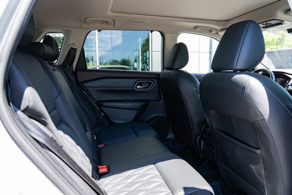 Used 2021 Nissan Rogue Platinum AWD/4WD image 27