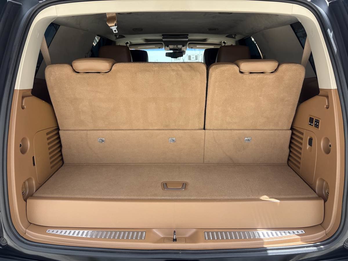 Used 2016 Cadillac Escalade Platinum AWD/4WD image 10