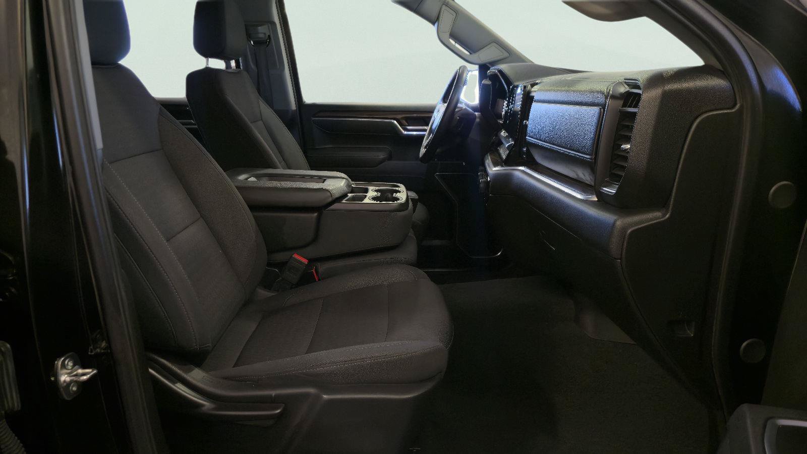 Used 2025 Chevrolet Silverado 1500 RST AWD/4WD image 22