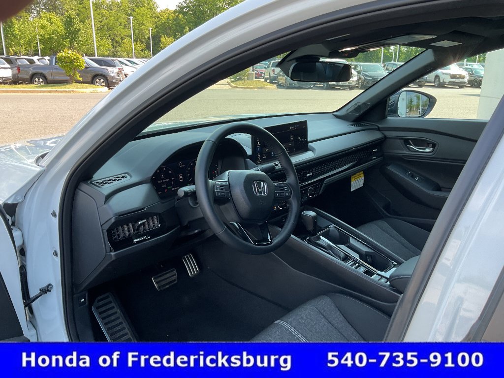 Used 2025 Honda Accord Sport image 25