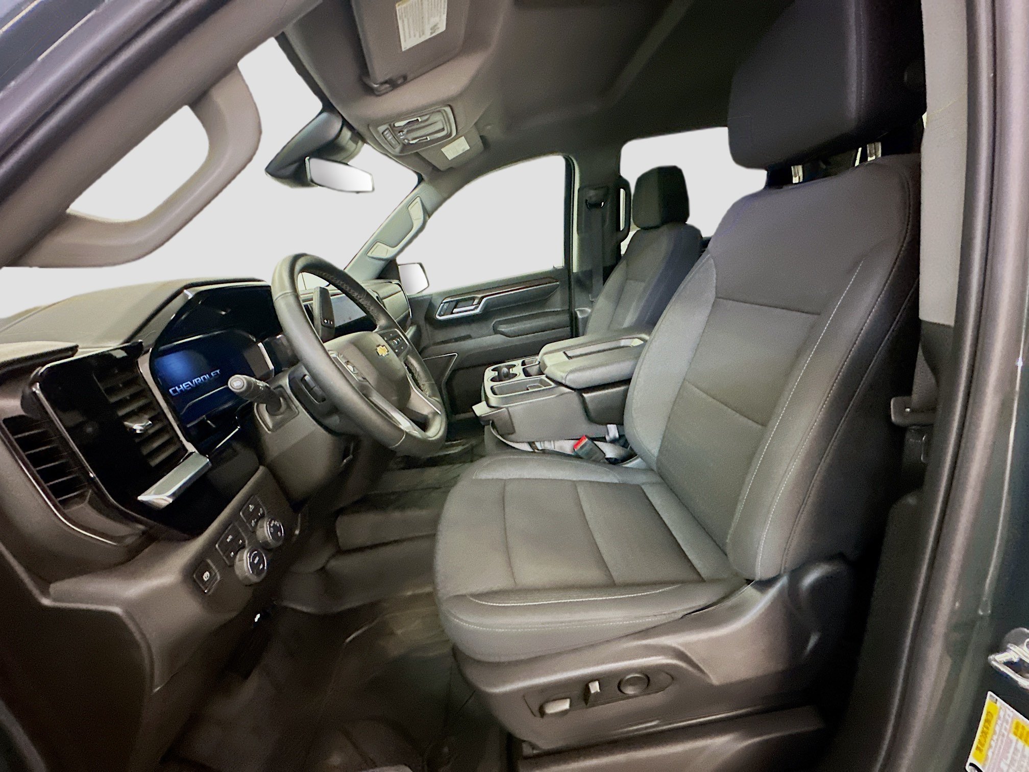 Used 2025 Chevrolet Silverado 1500 LT AWD/4WD image 13