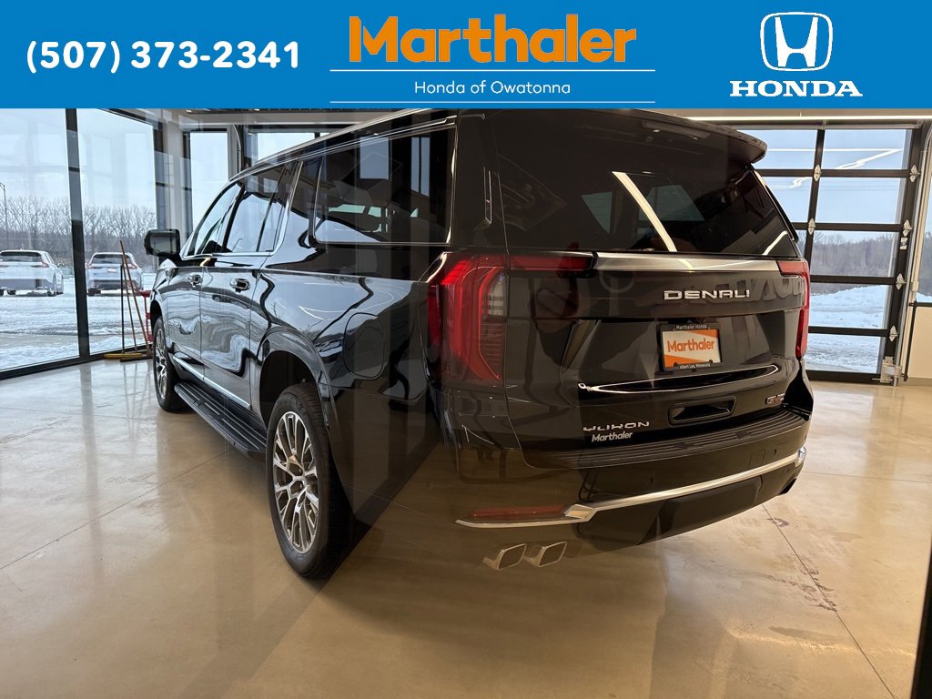 Used 2025 GMC Yukon XL Denali image 3