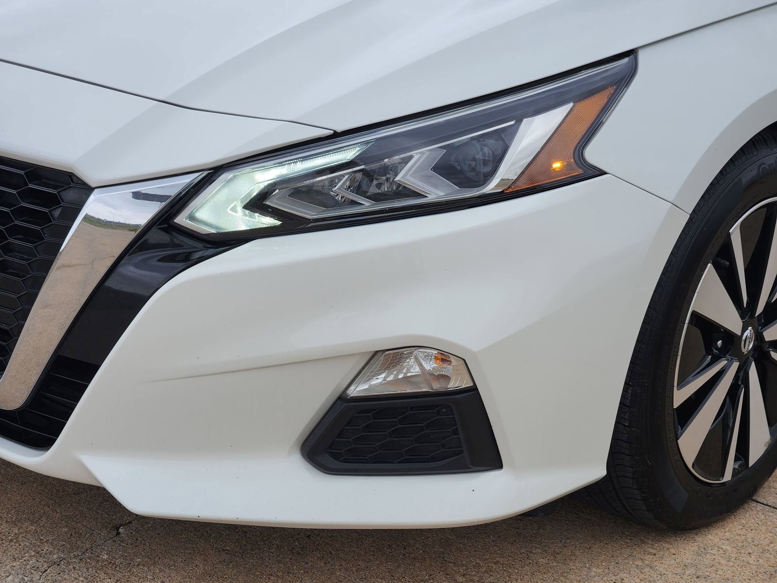 Used 2022 Nissan Altima 2.5 SV w/ SV Premium Package image 9