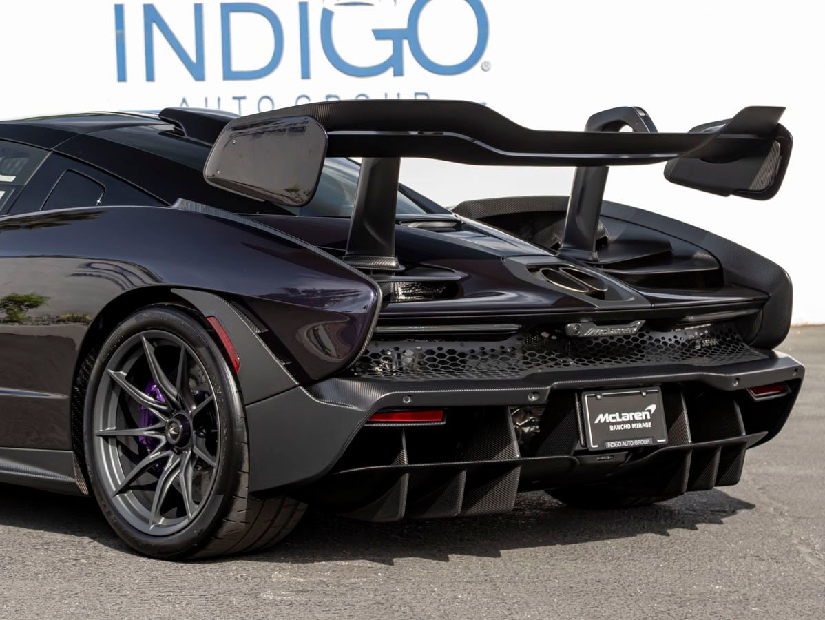 Used 2019 McLaren Senna RWD image 10