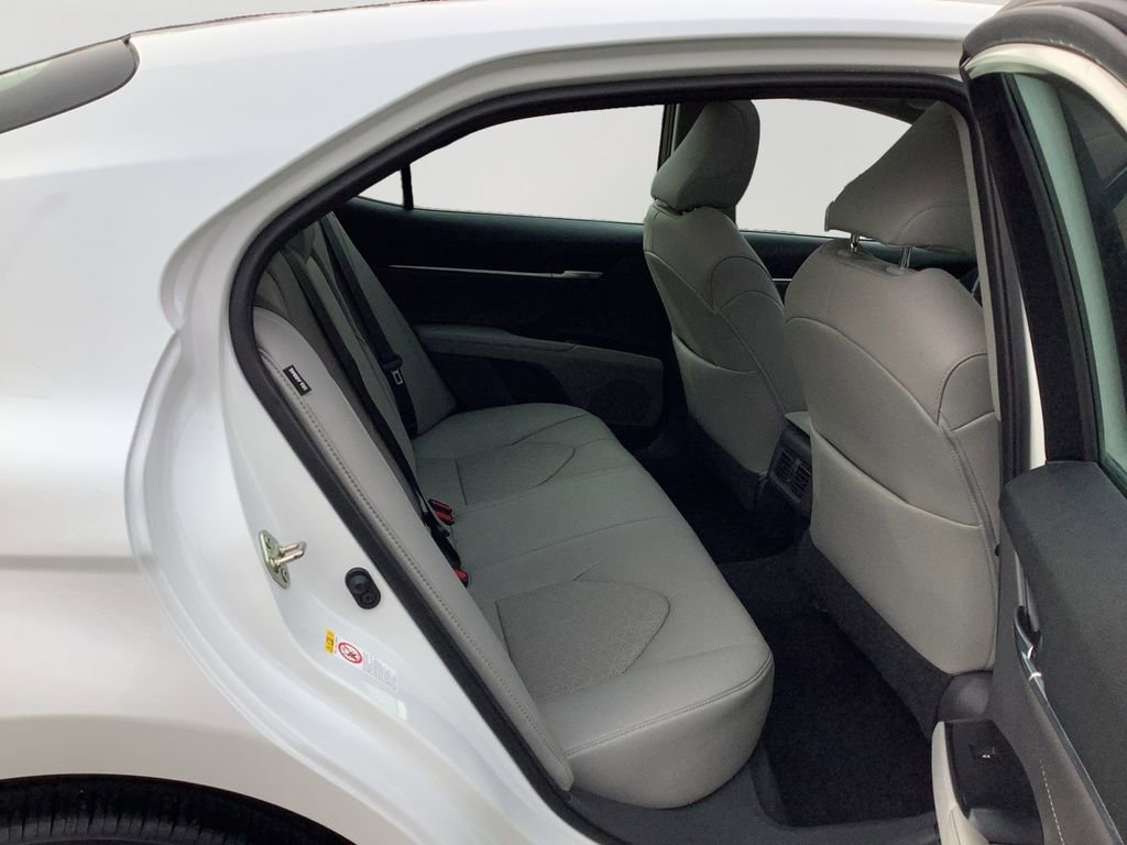 Used 2018 Toyota Camry XSE image 13