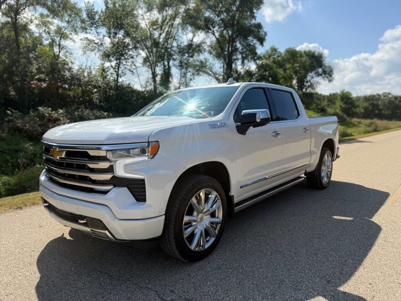 Used 2025 Chevrolet Silverado 1500 High Country image 2