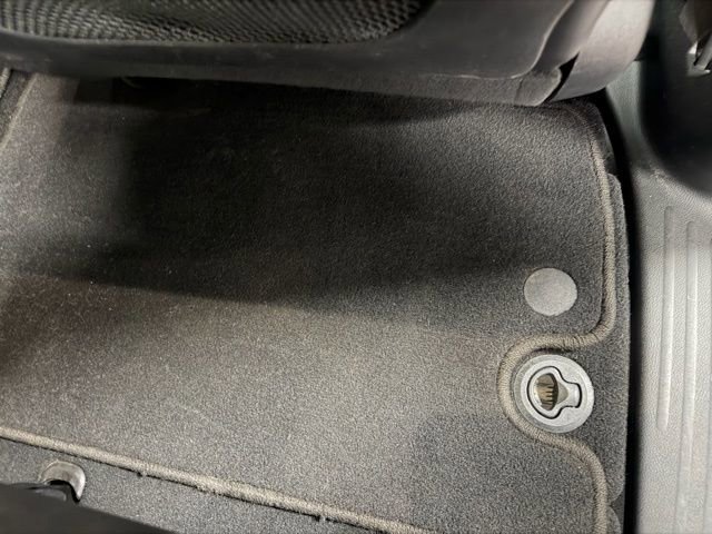 Used 2025 Chrysler Pacifica Limited image 29