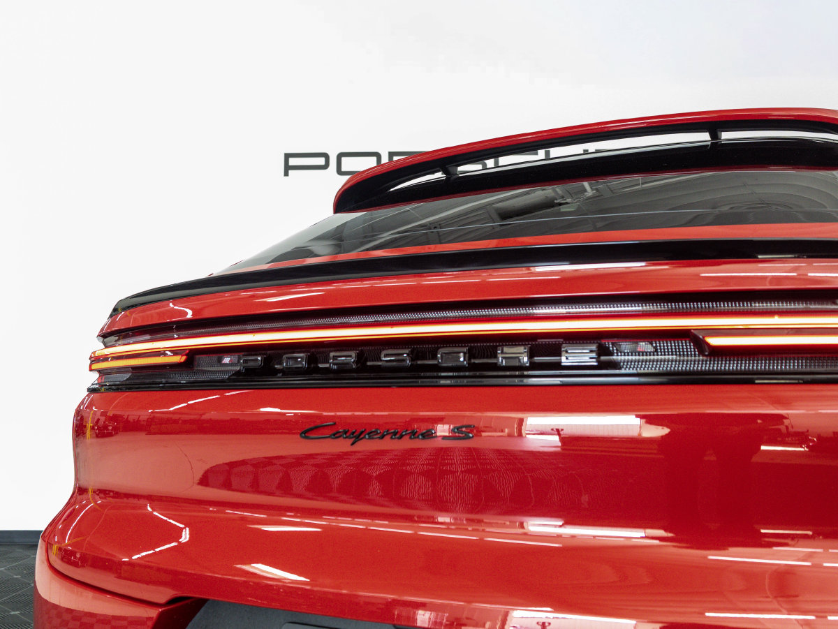 Certified 2026 Porsche Cayenne S AWD/4WD image 14