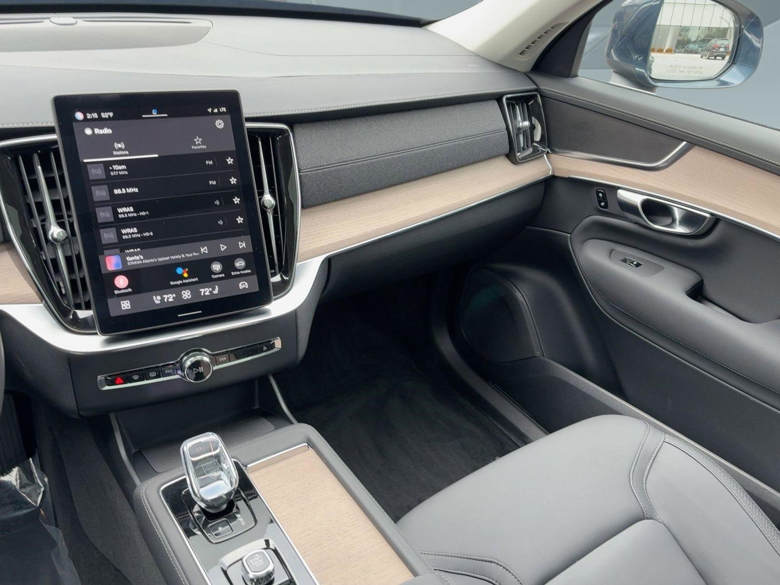 Certified 2025 Volvo XC90 B6 Plus image 27