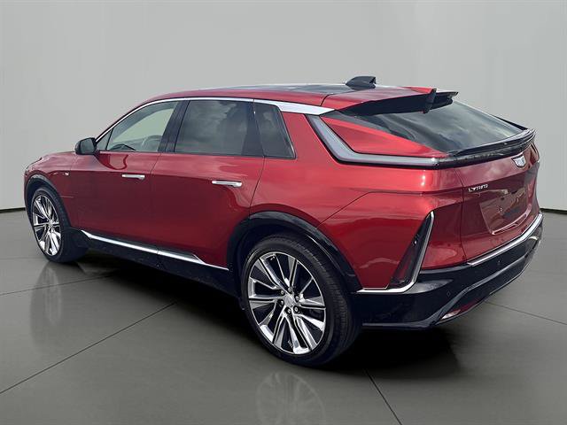 Certified 2025 Cadillac Lyriq Luxury w/ LPO, Floor Liner Package AWD/4WD image 3