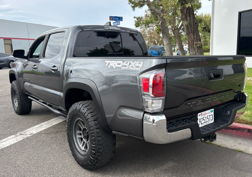 Used 2023 Toyota Tacoma TRD Off-Road AWD/4WD image 4