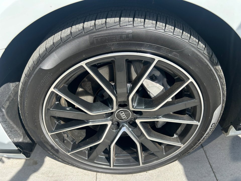 Used 2021 Audi A8 L 3.0T w/ Executive Plus Package image 27