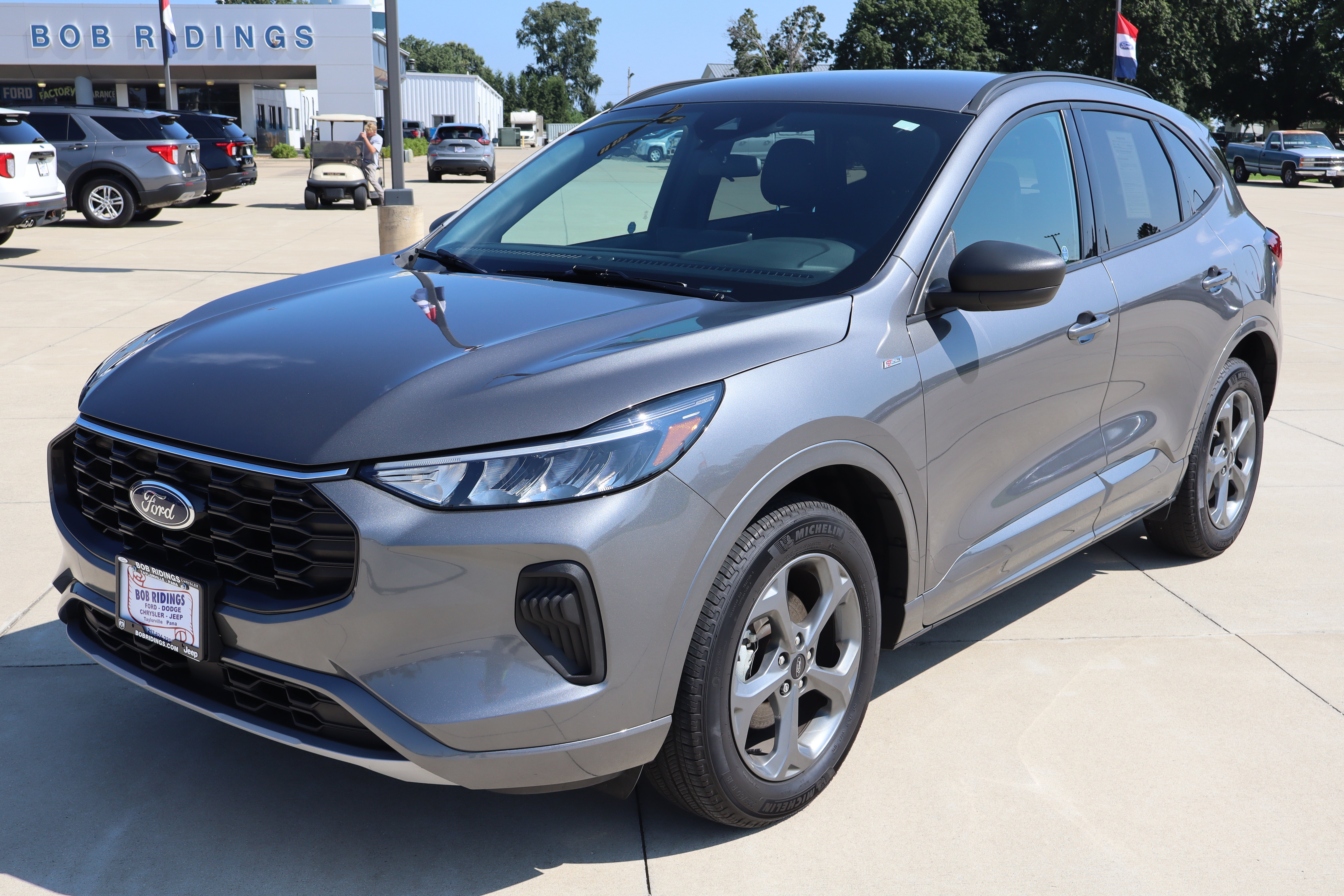 Used 2024 Ford Escape ST-Line w/ Tech Pack #1 AWD/4WD image 2