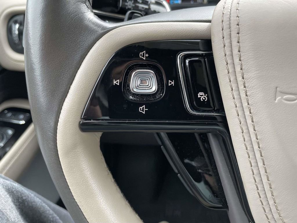 Certified 2023 Lincoln Aviator Reserve w/ Equipment Group 201A image 26