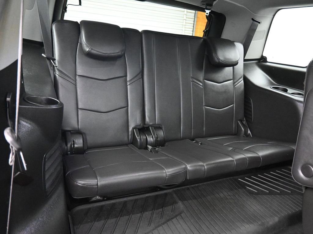 Used 2020 Cadillac Escalade Premium Luxury image 50