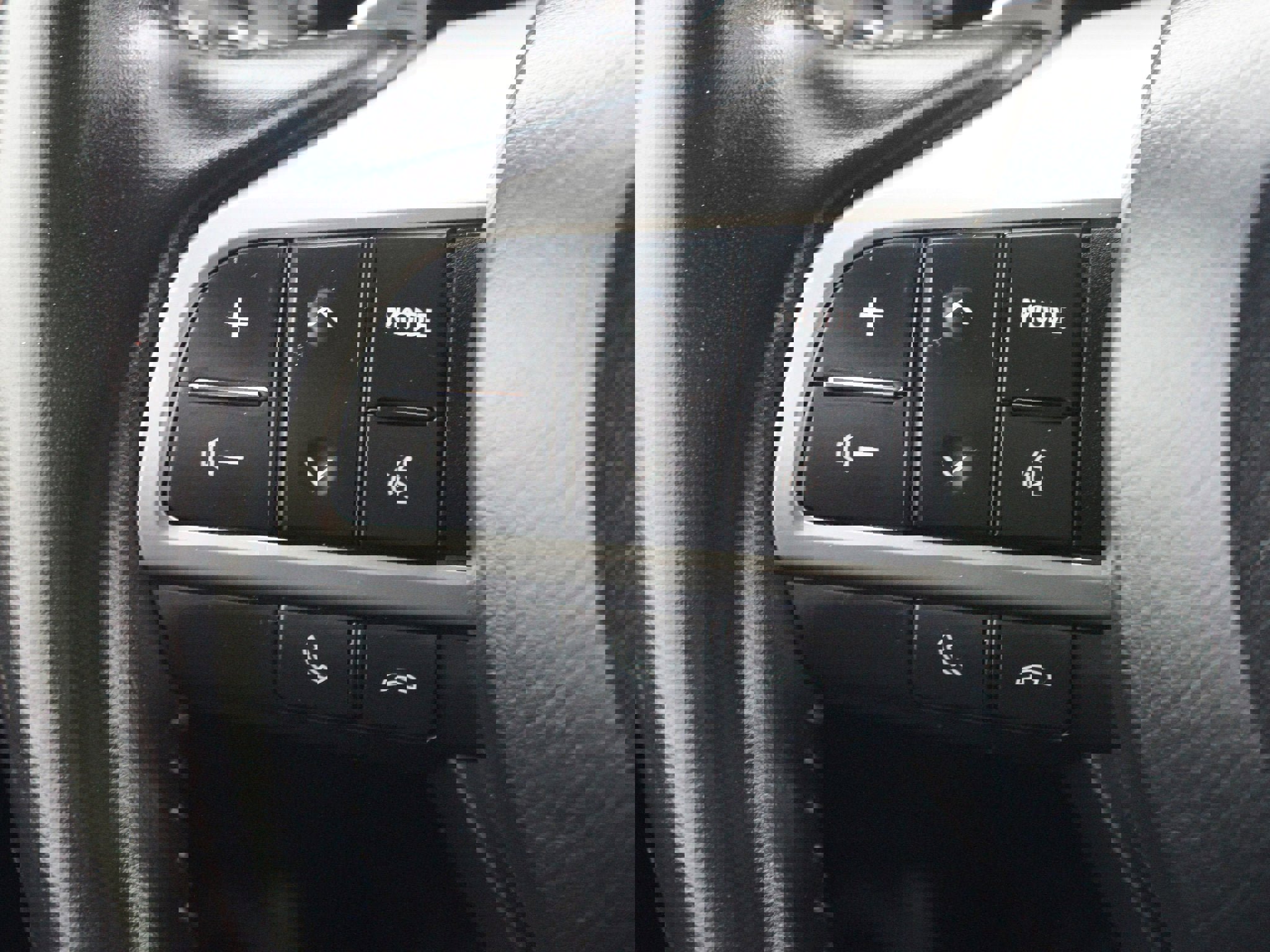 Used 2020 Lexus LX 570 4WD w/ Luxury Package image 11