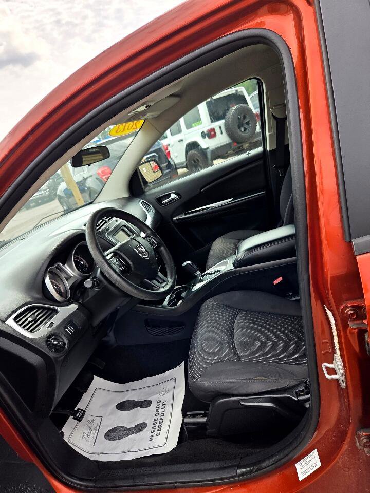 Used 2013 Dodge Journey SXT image 9