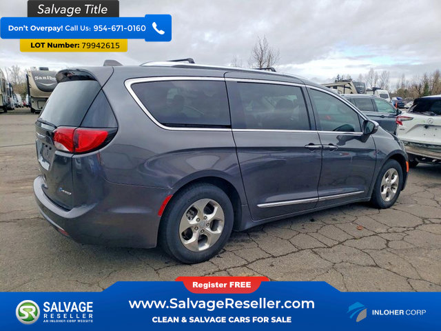 Used 2018 Chrysler Pacifica Limited image 4
