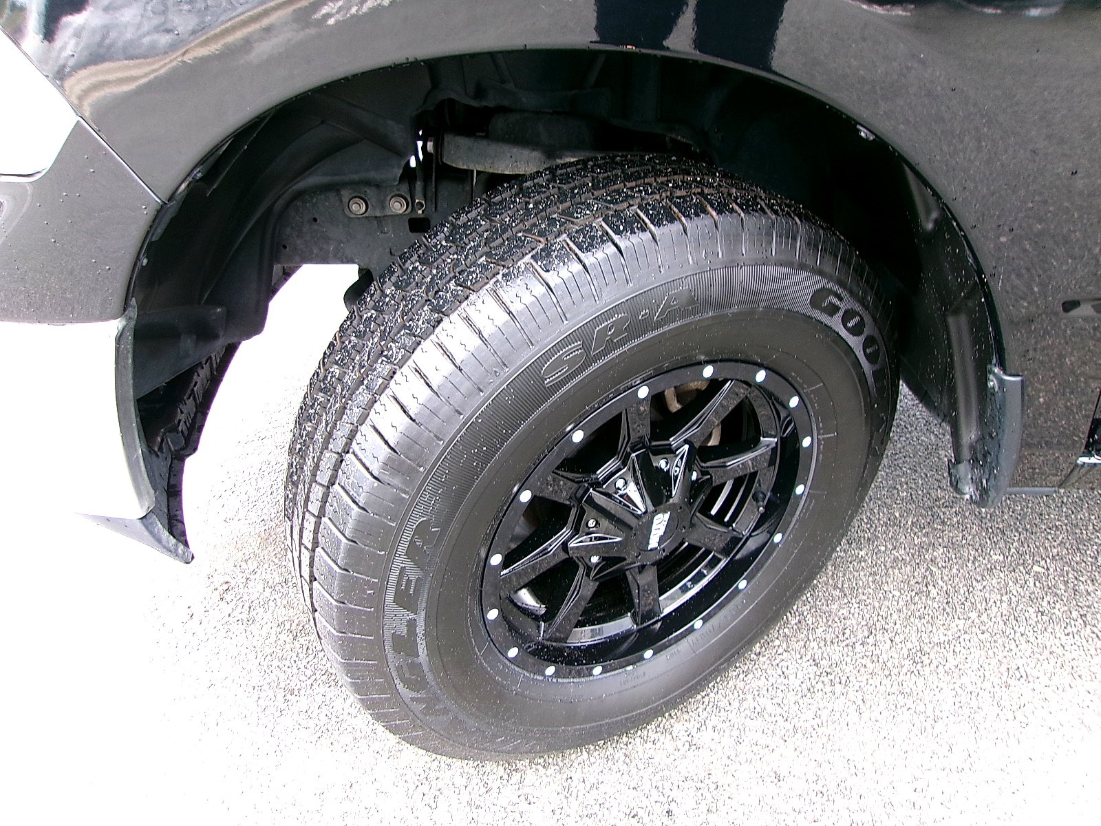 Used 2024 RAM 1500 Classic SLT AWD/4WD image 7